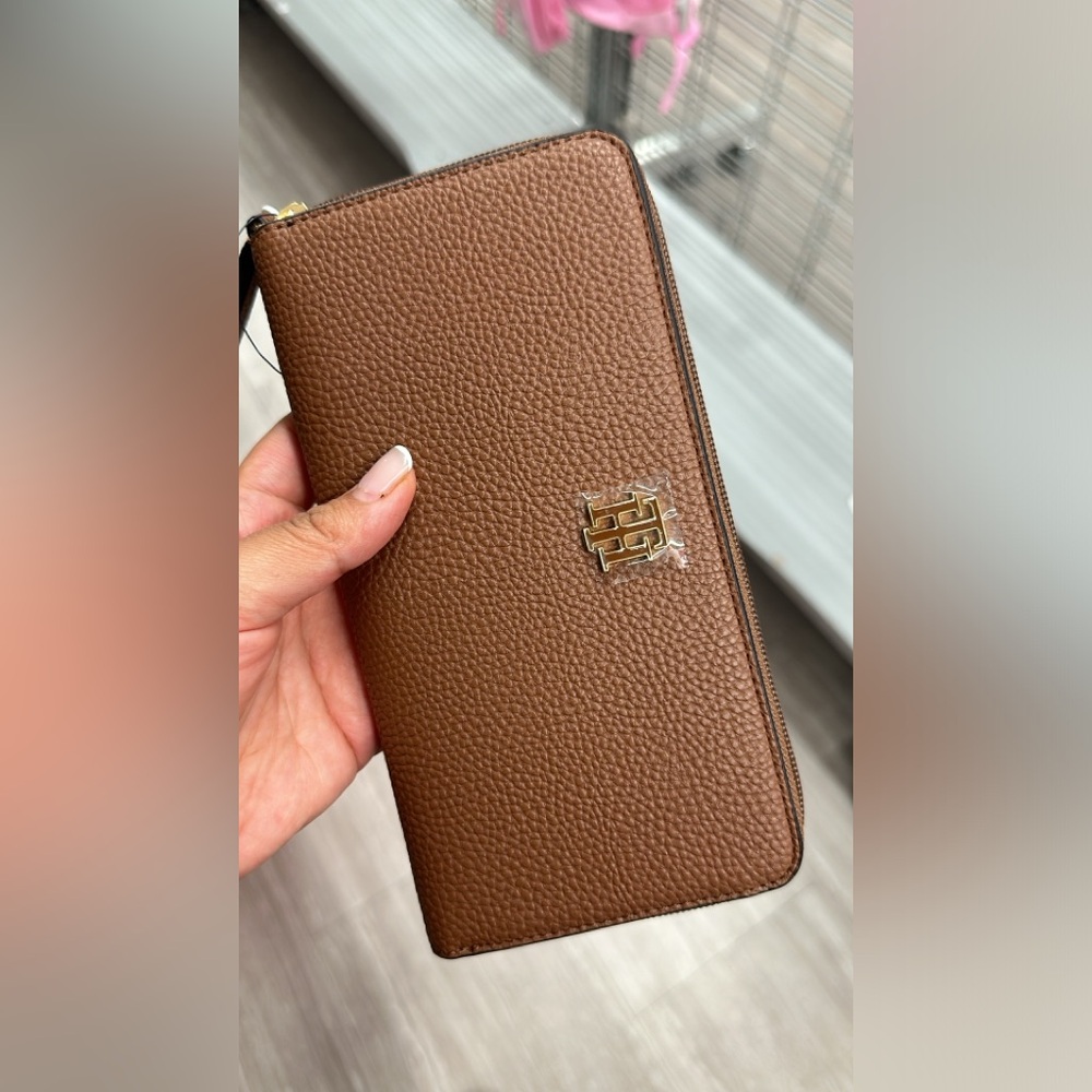 Tommy Hilfiger wallet